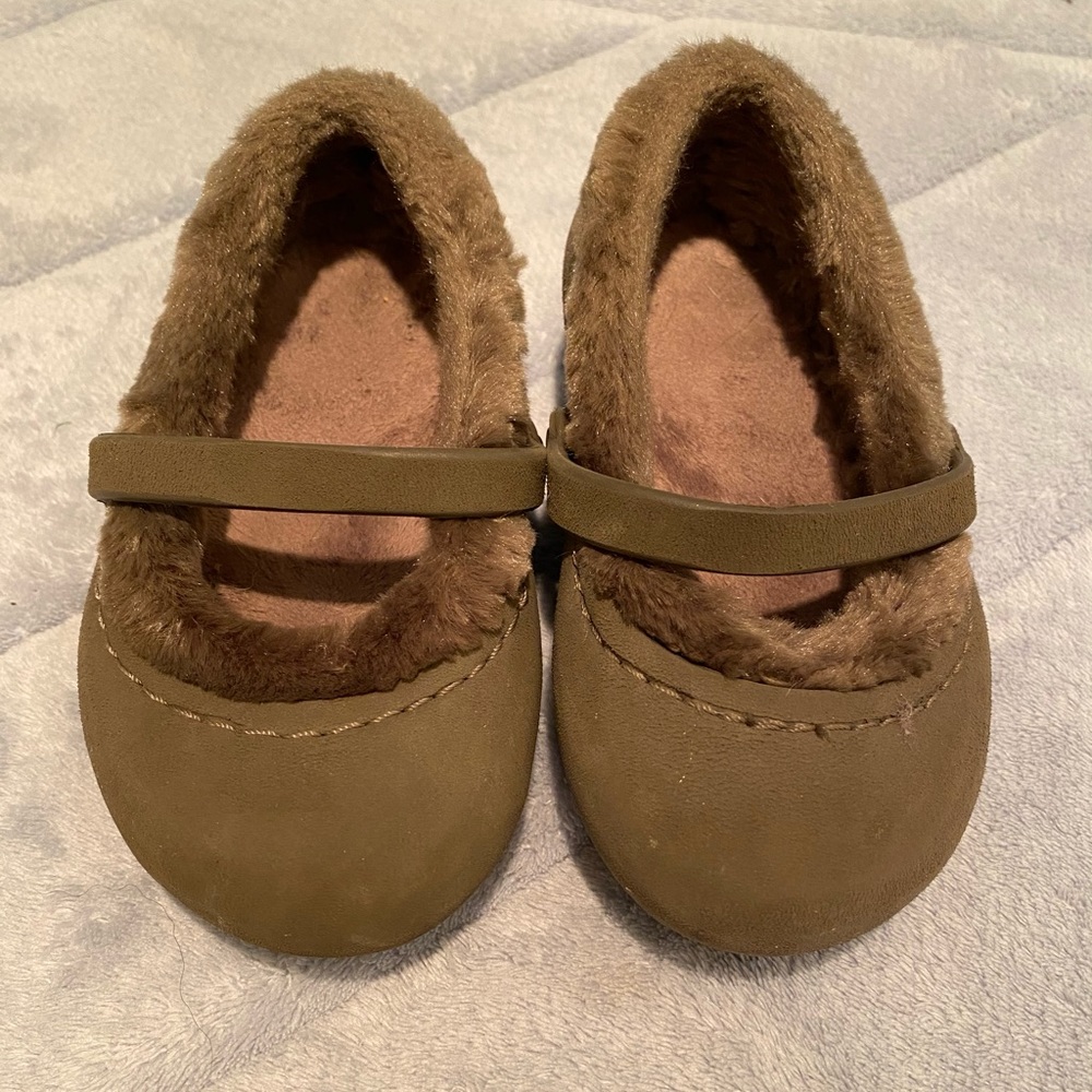Girl’s Crocs Sz 6-7